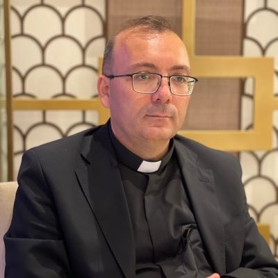 #Sacerdote, #parroco, #giornalista, #comunicatore, esperto di #TerraSanta e #MedioOriente