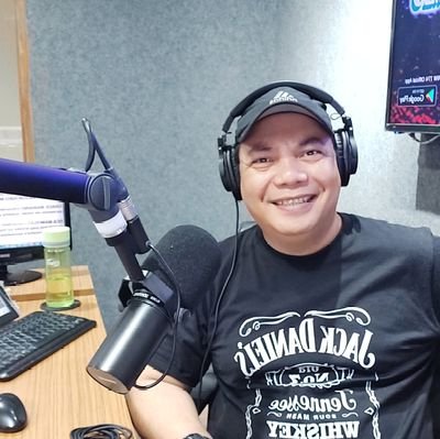 majortomphil's profile picture. DJ | Voiceover talent | Noob blogger