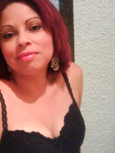 DeboraCatblack's profile picture. Sou baixinha, cabelos vermelhos,apaixonada, e adoro maquiagem!!!!!!!