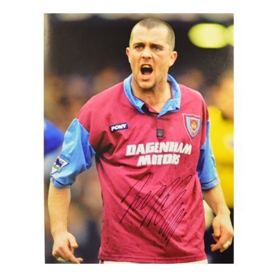 Dave49Hammer's profile picture. Dad, Cockney, West Ham,  Comedy, Acting, Voiceovers, Maths Tutor, Reggae, SKA, 
The The, Mark King.
RT means I pressed RT.