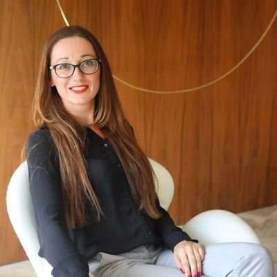 👣| Entre la Côte d'Azur et la Haute-Savoie
💻| Responsable communication et digital
👩🎓| MBA #Webmarketing 2022
🐦| #Photos, #Digital et #WTF