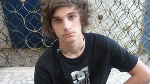 VladulR's profile picture. Born,grow,skate...