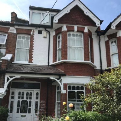 painting and decorating works. interior and exterior all wood work from preparation to completion. MOVE INTO A BRIGHT HOME ❤️