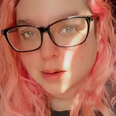 NoorGyH's profile picture. Repostera de closet, procrastinadora experta y escritora. A veces también dibujo. My views are my own, and sometimes also very dumb. She/Ella