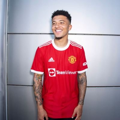 AeronEden's profile picture. Football and travelling