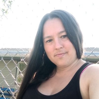 Shannon28235219's profile picture. Hello im here to make friends maybe something more im a youtuber I'm also a medium