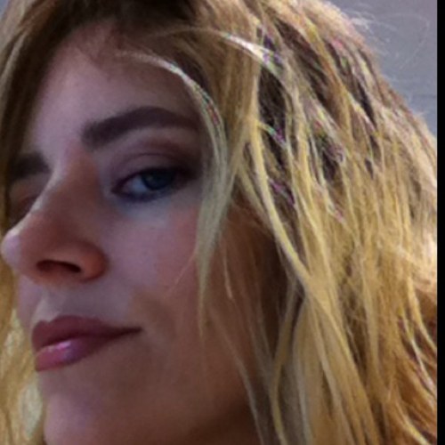 JessNibbler's profile picture. Curious by Design