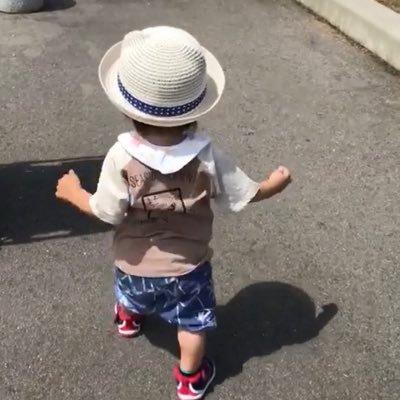 w0huVyKCaLGecpI's profile picture. 現役小学校教諭です。
日々子供たちと一瞬一瞬の駆け引きを行う中で、
教員の必要ある仕事を考えたり
何が本当に子供のためか考えたり
家族のために何がベストか考えたり
色々模索しながら生活しています。
この場では本音を語ります。