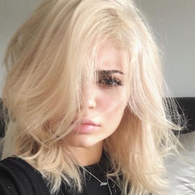 maverydm's profile picture. i’m a bsba student • send acads hELP