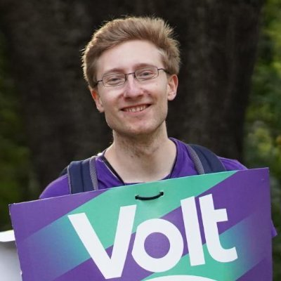 👨‍🎓 Computer Science at @tuBraunschweig
💜 Changing the way politics is done @VoltEuropa
🚗 https://t.co/e9C4u4GN7A #WissingRücktritt