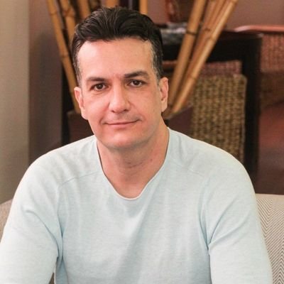 Emmanue35856910's profile picture. CHEF D'ENTREPRISE