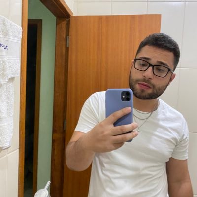 sobreoleo_'s profile picture. tô aqui nem sei pra quê