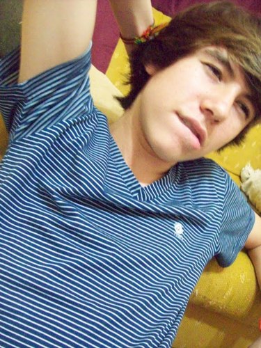 fã clube dedicado ao colirio @WhoIsCarlos para ser o novo vdg do Brasil ;D // dona @laryssa_avelino segue la;*