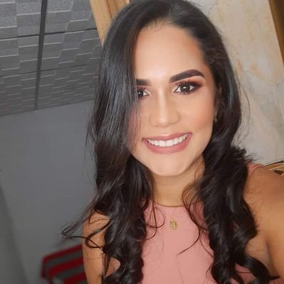 Católica. Venezolana. Estudiante de Medicina/ Amar es esencialmente entregarse a los demás. La peor prisión es un corazón cerrado, San Juan Pablo II.