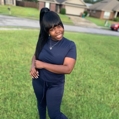 A woman who stands for nothing 📚✏️
Will fall for anything 👑