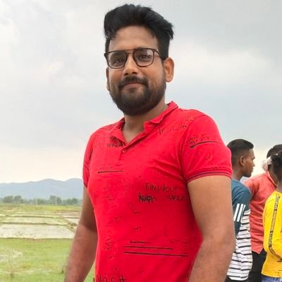A revolution is not a bed of roses. A revolution is a struggle between the future and the past.😊