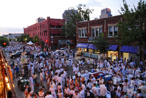 Join us on August 6, 2011 on Julia Street! Whitney White Linen Night supports the New Orleans Arts District and the Contemporary Arts Center (@CACNO).