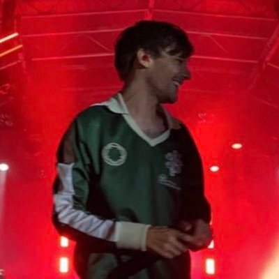 28_ificouldfly's profile picture. she/her ☼ 🥑 happily -16/04/22 -24/06/23 -12/10/23 - 19/04/26 boys concerts