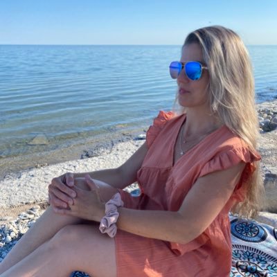 DebbieWawryszyn's profile picture. 