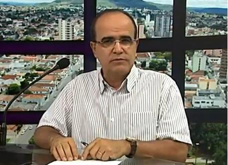 Diretor da Rede Hoje. Graduado em Marketing. Jornalista, escritor, locutor esportivo, produtor, casado. 4 filhos, 8 netos. Espírita.