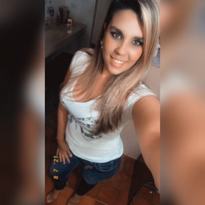 RebeMoreno's profile picture. Venezolana 🇻🇪 Ingeniero Industrial👷❤🎉 !!!#AquiyAhora 🌻🪄