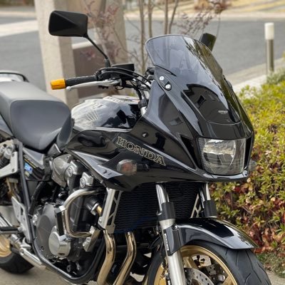 休日は趣味のバイクで楽しんでいます。ドラムだけはやめられないですね。またご一緒したいアーティストさんは数えきれずw