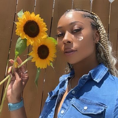 in my villain era 🦹🏽♀️ | 1 9 1 3 | poet |📍dtx | wlw |