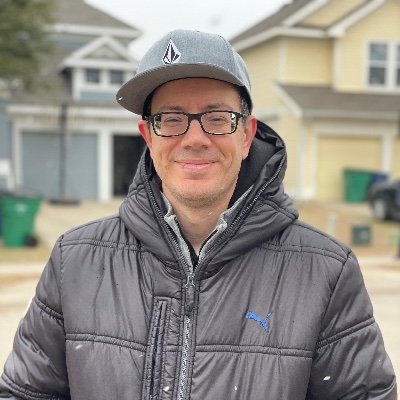 Art Director, Character Concept Artist, Video Game Creator. Most known for my work on Borderlands 1, 2, 3, and Battleborn!