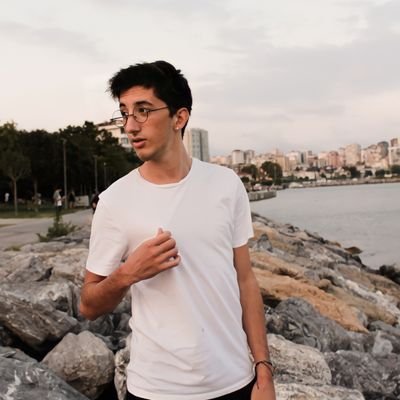 utkusvs's profile picture. Neden? 

Insta: @utkusvs