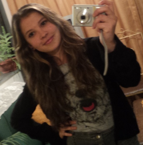 Não sou nenhuma nostredama yeaa .. Porque meu cabelo é loiro, mas, meu coração é de morena!