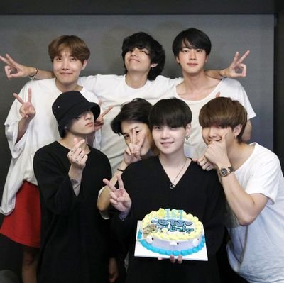 ไม่ว่าจะยังไงบังทัน7คนก็คือที่สุด @BTS_twt 💜
busy 🔕