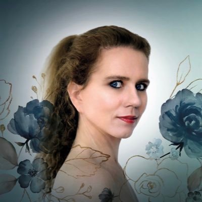 Auteur, compositeur, interprète, je tente, au travers de mes musiques et de mes textes de partager avec vous mes émotions et sensations