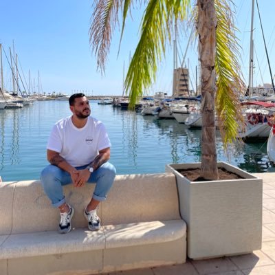 Almería 📍. 1990. Lector,Deportista y Agricultor. Divertidamente serio.