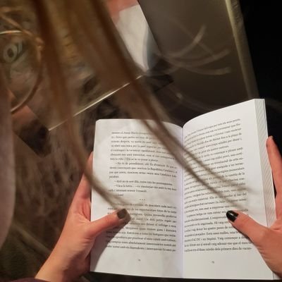 Entrellaço paraules. Autora novella d'Un Estiu Calent, novel·la eròtica en català. https://t.co/HebIGVnMsv - https://t.co/v3IK0PdKYM
