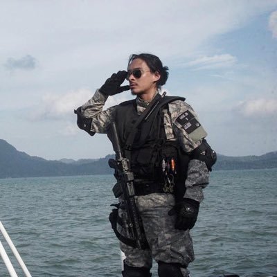 I'm a life to life traveller. A daredevil and a soul searcher who's involved in films, events, documentaries and travelogues in this indescribable 🌏