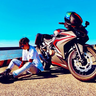 #CBR400R のってます٩( 'ω' و)   まだまだバイク初心者:( ꐦ´꒳`;):    無言フォローお許し下さい(´;ω; ` )