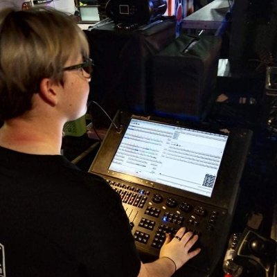 Paigecrystal7's profile picture. Pronouns: They/Them
Cosplayer
Musician