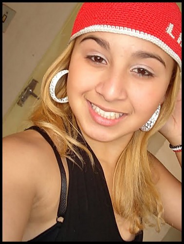 Menina simpática.