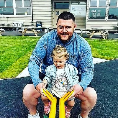 Daddy to Evie-Rae 💟
Massive SAFC fan🟥⬜🟥⬜🟥
Season ticket holder 🎟
Self taught barber 💈💈