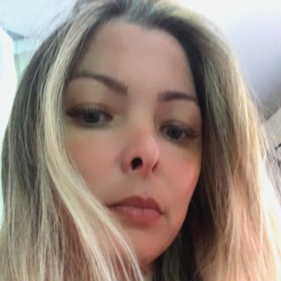 Catarinemenezes's profile picture. Minha beleza está na minha essência e no meu caráter...