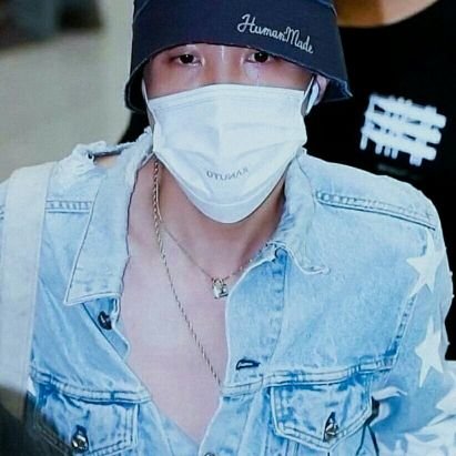 this is a place for hoseok's chest ♡ i talk about hoseok a lot | she/her | backup: @jhschest