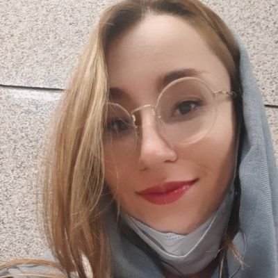 Roxana16949632's profile picture. Live your life