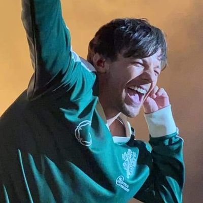 Directioner since 2012....................................
I have loved you since we were 18/16💙💚
It's not a bad life, it's just a bad day.
STREAM DEFENCELESS