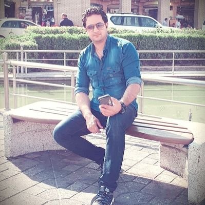 في بلدنا 🇮🇶يتصارع من لا يستحق حول من يحكم، ويموت من يستحق ،،🇮🇶 لأنه كان بالوطن يحلم.🇮🇶