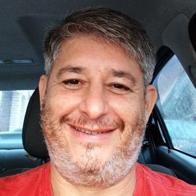 AlexandreLealP1's profile picture. ser político, penso que tudo que for feito para reduzir a desigualdade no Brasil vale a luta, nunca estarei na direita pois ela aumenta as desigualdades.
