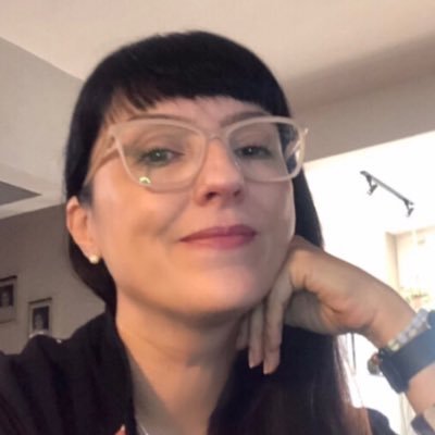 Vivislandia's profile picture. Editora de Arte_devota de são jorge_pop_rock_cartola_breakfast at tiffany's