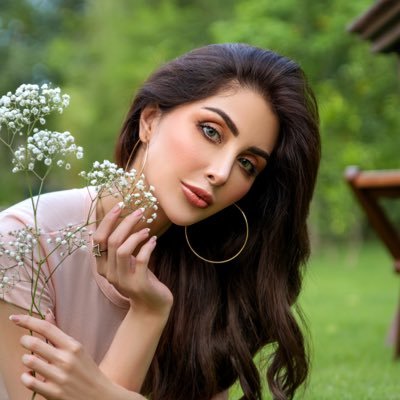 Fashion Model - Actress - Ex Psychology student London girl making itttt in Pakistan! 👑