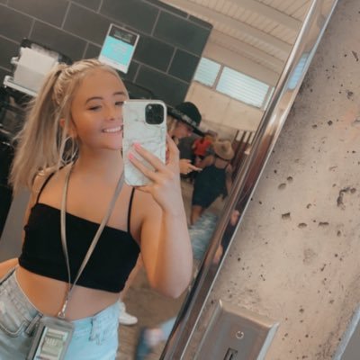 jennabrancate's profile picture. 