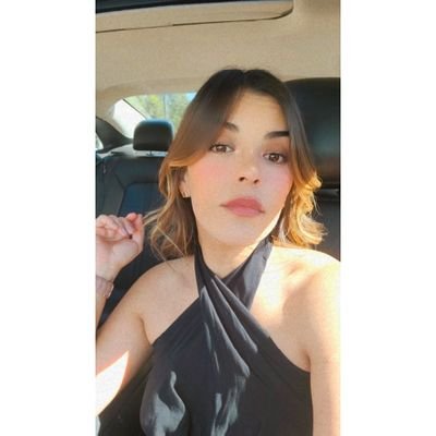 lolafalero's profile picture. Do not conform to the pattern of this world. ROMANS 12:2 good vibes