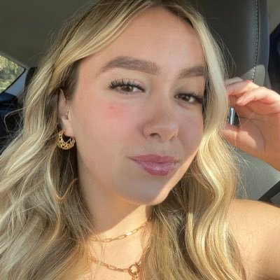 camilleeeec_'s profile picture. busy loving myself // libra ✨